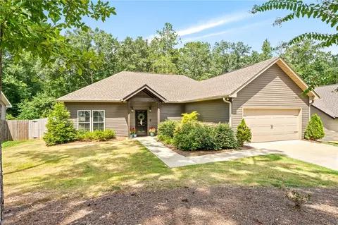 517 Rustic St, Opelika, AL 36801