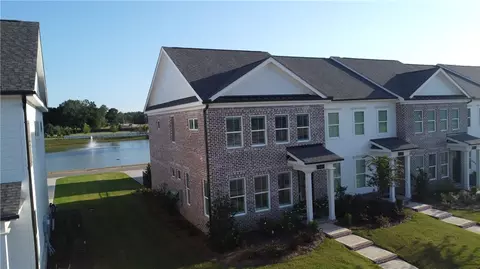 211 Black Swann Rd, Auburn, AL 36832