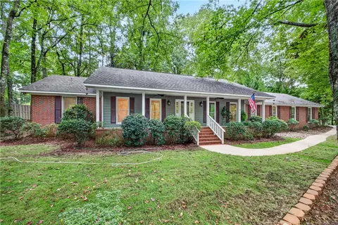 507 Camelot Way, Opelika, AL 36801