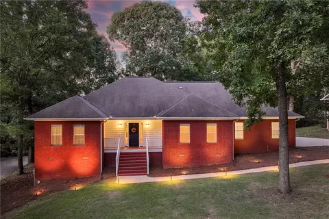 1575 Oak Hill Ct, Auburn, AL 36832