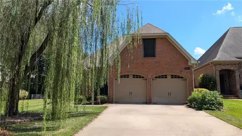 2172 N Donahue Dr, Auburn, AL 36830