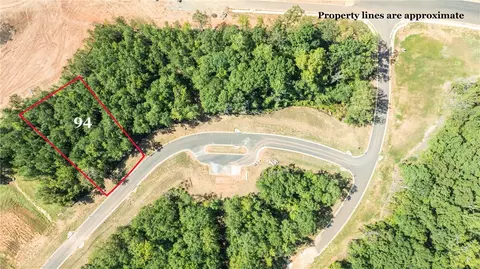 1979 Kennesaw Ln, Auburn, AL 36830