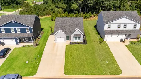 318 Gray St, Opelika, AL 36801