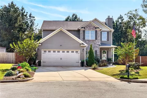 815 Lori Ln, Opelika, AL 36804