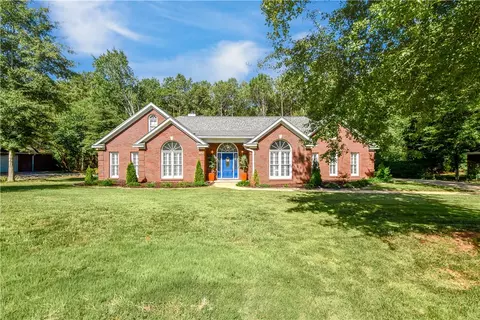 589 Deer Run Rd, Auburn, AL 36832