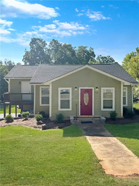 116 E 20th St, Lanett, AL 36863