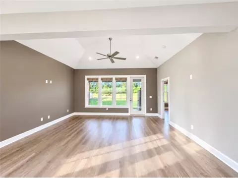 Living - 1005 Crossing Ct, Valley, AL 36854 photo 3 of 4