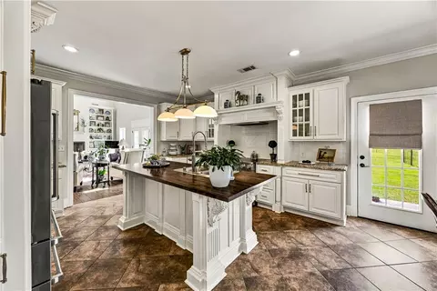 Kitchen - 6207 County Road 222, Five Points, AL 36855 photo 4 of 7
