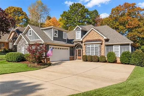 1808 Roanoke Ln, Auburn, AL 36830