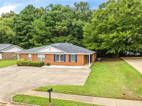 387 E Longleaf Dr, Auburn, AL 36832