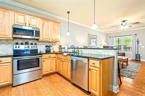 836 W Glenn Ave #205, Auburn, AL 36830