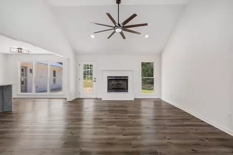 925 Lee Road 238, Phenix City, AL 36870