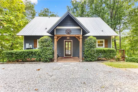 211 Long Branch Dr, Dadeville, AL 36853