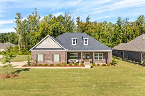1468 Bramble Ln, Opelika, AL 36801