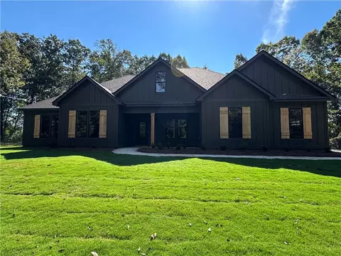 124 Lee Road 182, Opelika, AL 36804