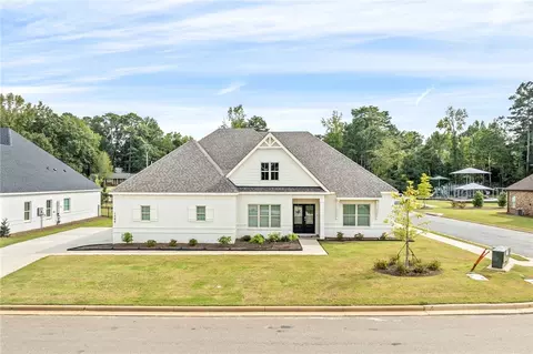 1549 Hidden Lakes Dr, Opelika, AL 36801