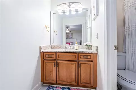 Bath - 121 Wright St #F1, Auburn, AL 36830 photo 3 of 4