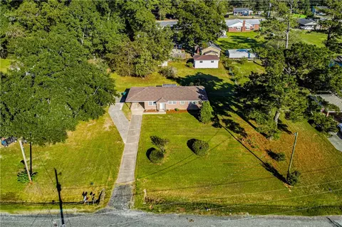 139 Fairlane Dr, Smiths Station, AL 36877