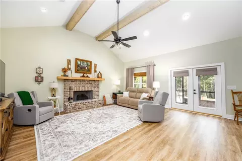 Living - 190 Madix Dr, Eclectic, AL 36024 photo 2 of 2
