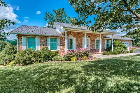 418 Yates Ests, Cedar Bluff, VA 24609 photo 1
