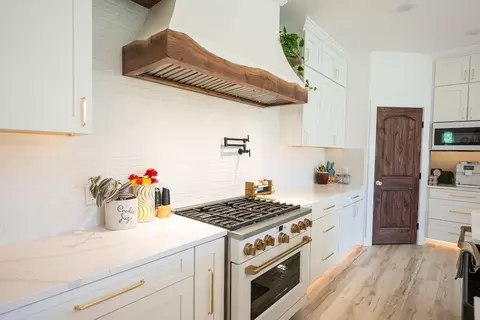 Kitchen - 2822 Huffville Rd, Pilot, VA 24138 photo 5 of 9