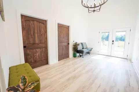 Entry Way - 2822 Huffville Rd, Pilot, VA 24138 photo 3 of 7