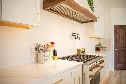 Kitchen - 2822 Huffville Rd, Pilot, VA 24138 photo 7 of 9