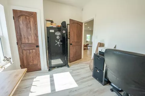 Entry Way - 2822 Huffville Rd, Pilot, VA 24138 photo 5 of 7
