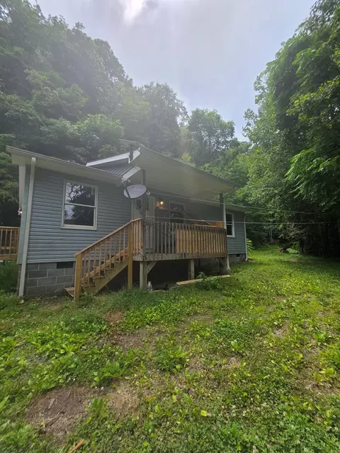 948 Victorian Dr, Clinchco, VA 24226