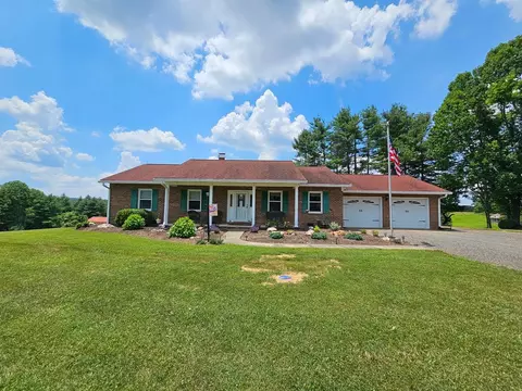 162 Commodore Ln, Galax, VA 24333 photo 1