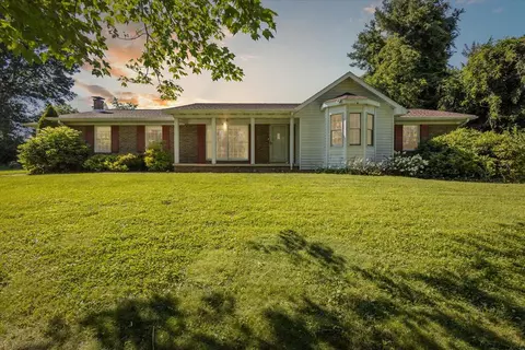 15493 Siesta Ave, Bristol, VA 24202