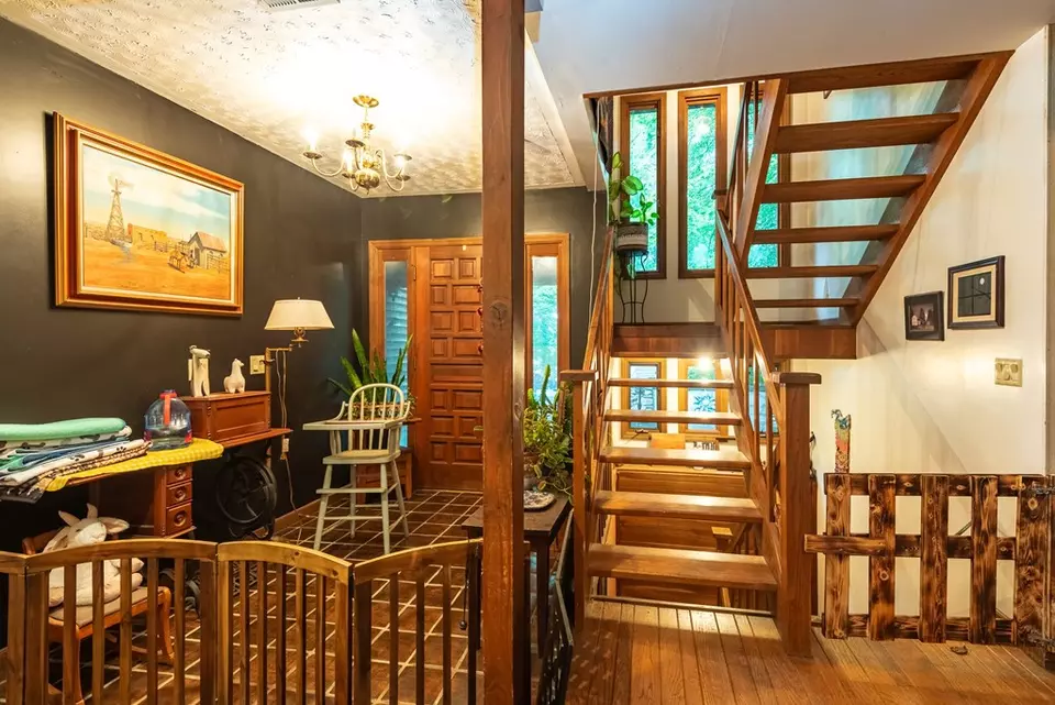 Entry Way - 495 495 Moonshadow Trl, Haysi, VA 24256 photo 1 of 2