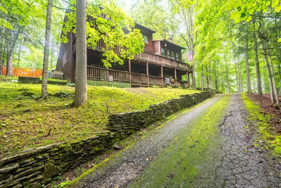 Exterior - 495 495 Moonshadow Trl, Haysi, VA 24256 photo 1 of 18