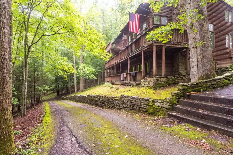 Exterior - 495 495 Moonshadow Trl, Haysi, VA 24256 photo 3 of 18