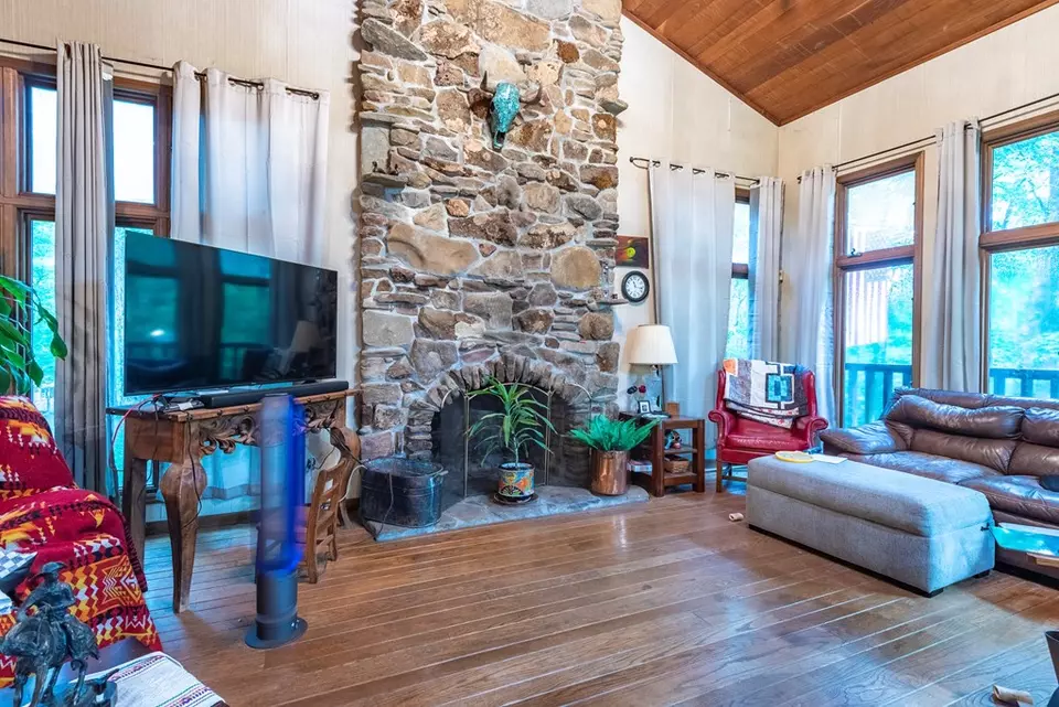 Living - 495 495 Moonshadow Trl, Haysi, VA 24256 photo 1 of 2