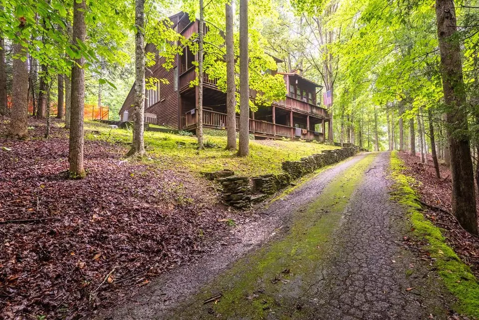 Exterior - 495 495 Moonshadow Trl, Haysi, VA 24256 photo 2 of 18