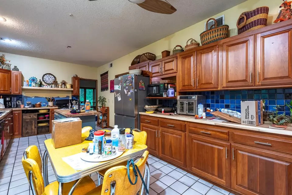 Kitchen - 495 495 Moonshadow Trl, Haysi, VA 24256 photo 3 of 3