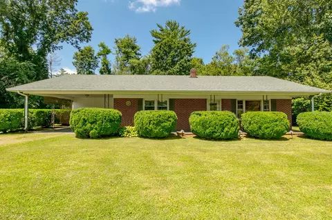 1135 S Main St, Galax, VA 24333