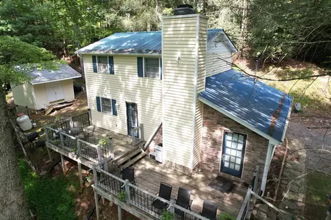 212 Creekside Dr, Dugspur, VA 24325