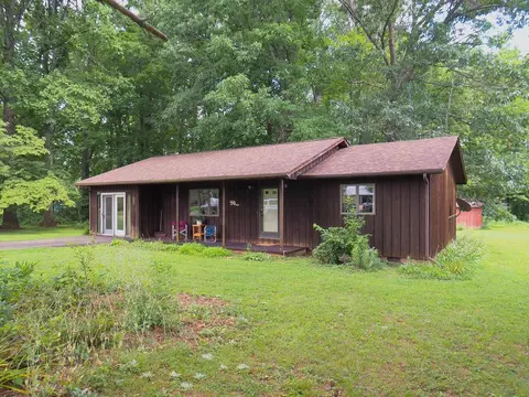 2173 Edmonds Rd, Galax, VA 24333