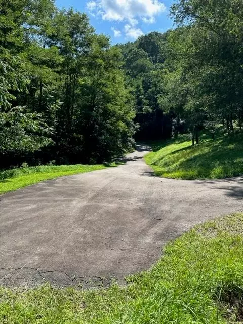 132 Point Lookout Ln, Independence, VA 24348