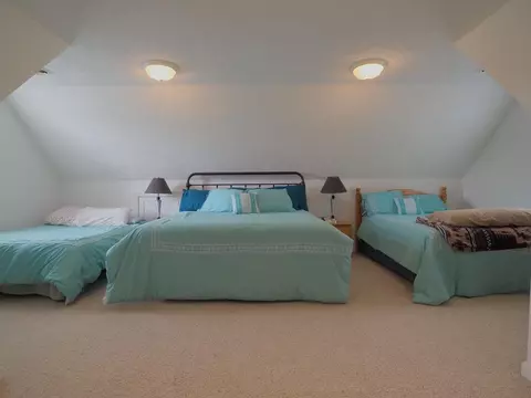 Bedroom - 19 Lone Oak Ct, Laurel Fork, VA 24352 photo 6 of 8