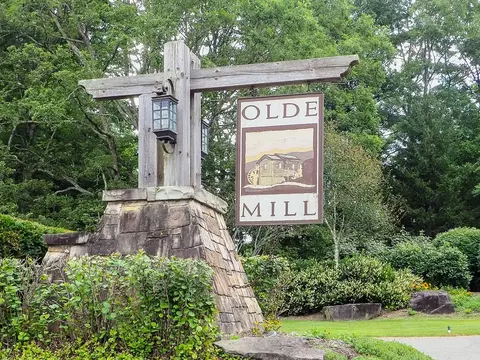 View/Area - 19 Lone Oak Ct, Laurel Fork, VA 24352 photo 2 of 7