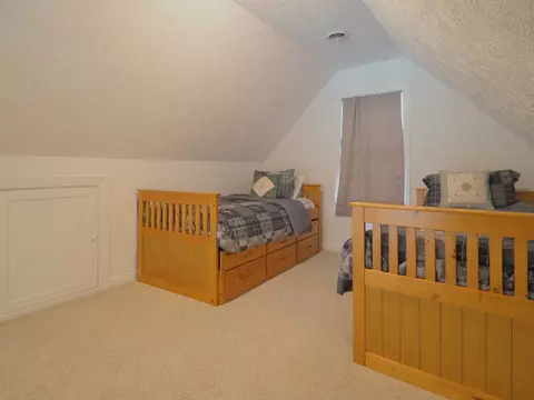 Bedroom - 19 Lone Oak Ct, Laurel Fork, VA 24352 photo 5 of 8