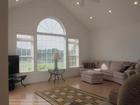 Living - 19 Lone Oak Ct, Laurel Fork, VA 24352 photo 2 of 5