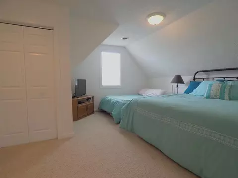 Bedroom - 19 Lone Oak Ct, Laurel Fork, VA 24352 photo 7 of 8