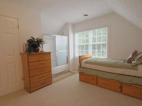 Bedroom - 19 Lone Oak Ct, Laurel Fork, VA 24352 photo 3 of 8