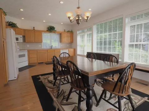 Dining - 19 Lone Oak Ct, Laurel Fork, VA 24352 photo 2 of 4