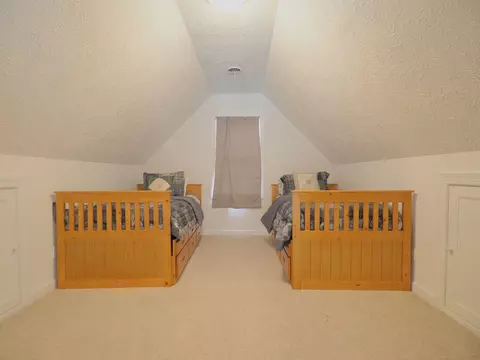 Bedroom - 19 Lone Oak Ct, Laurel Fork, VA 24352 photo 4 of 8