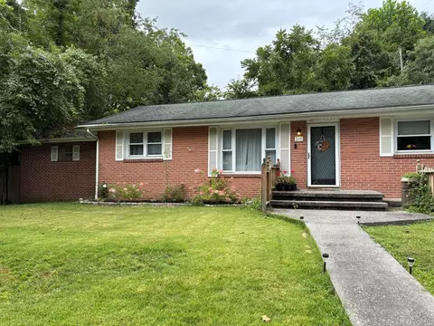 210 Burnette St, Richlands, VA 24641